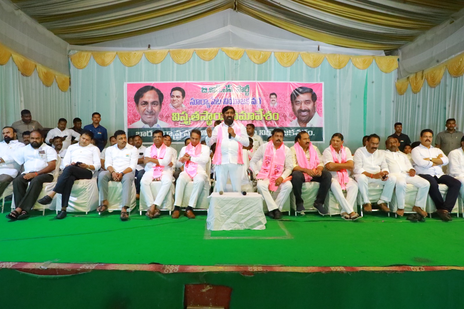 Suryapeta | 70ఎకరాల్లో లక్ష మందితో సీఎం కేసీఆర్ సభ Suryapeta | 70ఎకరాల్లో లక్ష మందితో సీఎం కేసీఆర్ సభ