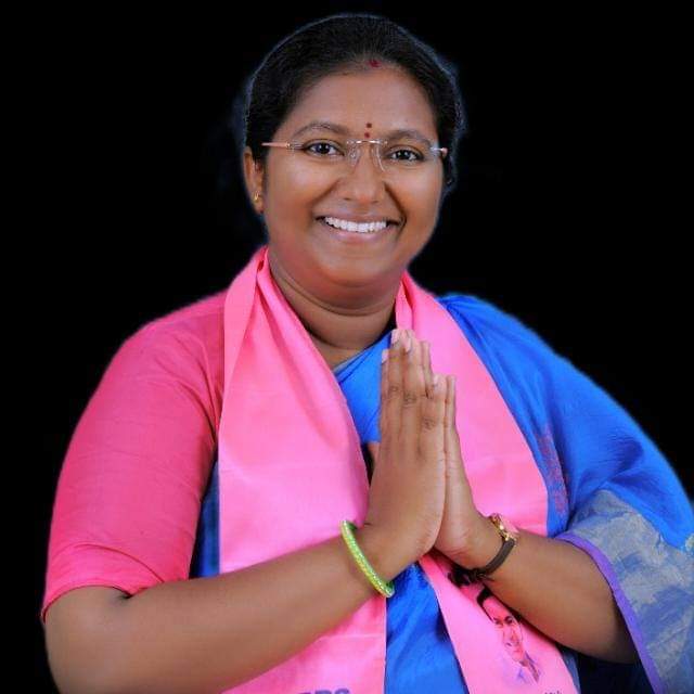 MULUGU | కాంగ్రెస్కు ధీటైన అభ్యర్థిగా.. ములుగు బీఆర్ఎస్ అభ్యర్థి నాగజ్యోతి MULUGU | కాంగ్రెస్కు ధీటైన అభ్యర్థిగా.. ములుగు బీఆర్ఎస్ అభ్యర్థి నాగజ్యోతి