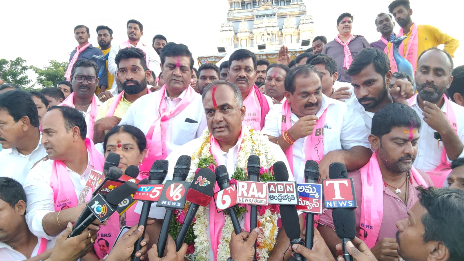 Vemulawada | గ్రూపులు లేవు.. అపోహలే: వేములవాడ బీఆర్ఎస్ అభ్యర్థి చలిమెడ లక్ష్మీనరసింహారావు Vemulawada | గ్రూపులు లేవు.. అపోహలే: వేములవాడ బీఆర్ఎస్ అభ్యర్థి చలిమెడ లక్ష్మీనరసింహారావు