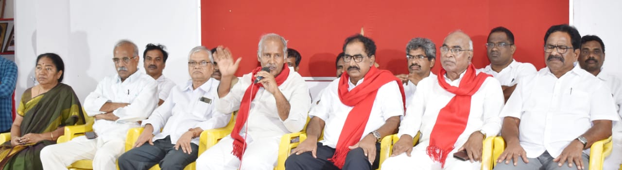 BRS మోసం పసిగట్టలేక పోయాం.. మన సత్తా ఏమిటో చూపిస్తాం: సీపీఐ, సీపీఎం రాష్ట్ర కార్యదర్శులు BRS మోసం పసిగట్టలేక పోయాం.. మన సత్తా ఏమిటో చూపిస్తాం: సీపీఐ, సీపీఎం రాష్ట్ర కార్యదర్శులు