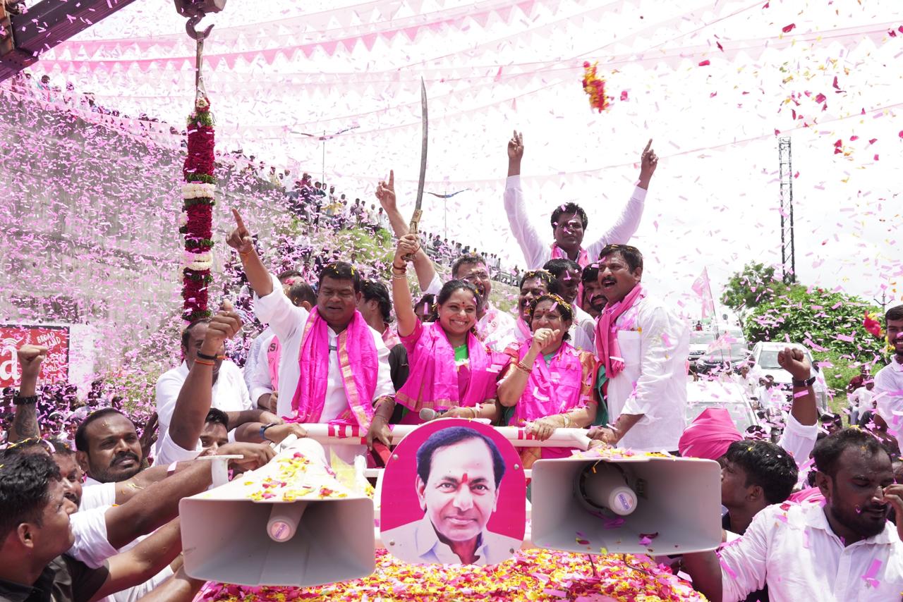 MLC KAVITHA | మా సీఎం అభ్యర్థి కేసీఆర్.. మీ సీఎం అభ్యర్థి ఎవరు?: MLC కవిత MLC KAVITHA | మా సీఎం అభ్యర్థి కేసీఆర్.. మీ సీఎం అభ్యర్థి ఎవరు?: MLC కవిత