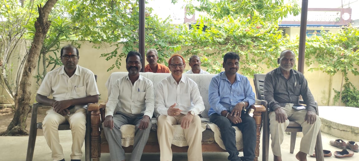 Korivi Venugopal | కరీంనగర్ నుంచి ఇండిపెండెంట్గా పోటీ చేస్తా: ప్రజామిత్ర అధ్యక్షుడు కొరివి వేణుగోపాల్ Korivi Venugopal | కరీంనగర్ నుంచి ఇండిపెండెంట్గా పోటీ చేస్తా: ప్రజామిత్ర అధ్యక్షుడు కొరివి వేణుగోపాల్