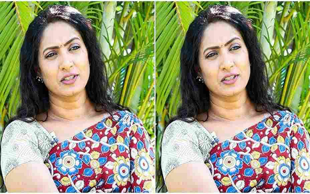 Amani | బట్టలు విప్పి.. చూపించమని అడిగాడు: ఆమని సంచలన కామెంట్స్ Amani | బట్టలు విప్పి.. చూపించమని అడిగాడు: ఆమని సంచలన కామెంట్స్