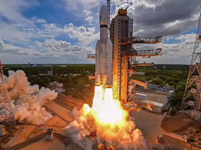 ISRO | రోదసీలోకి ఆడ రోబో.. అక్టోబర్లో ట్రయల్ మిషన్ ISRO | రోదసీలోకి ఆడ రోబో.. అక్టోబర్లో ట్రయల్ మిషన్