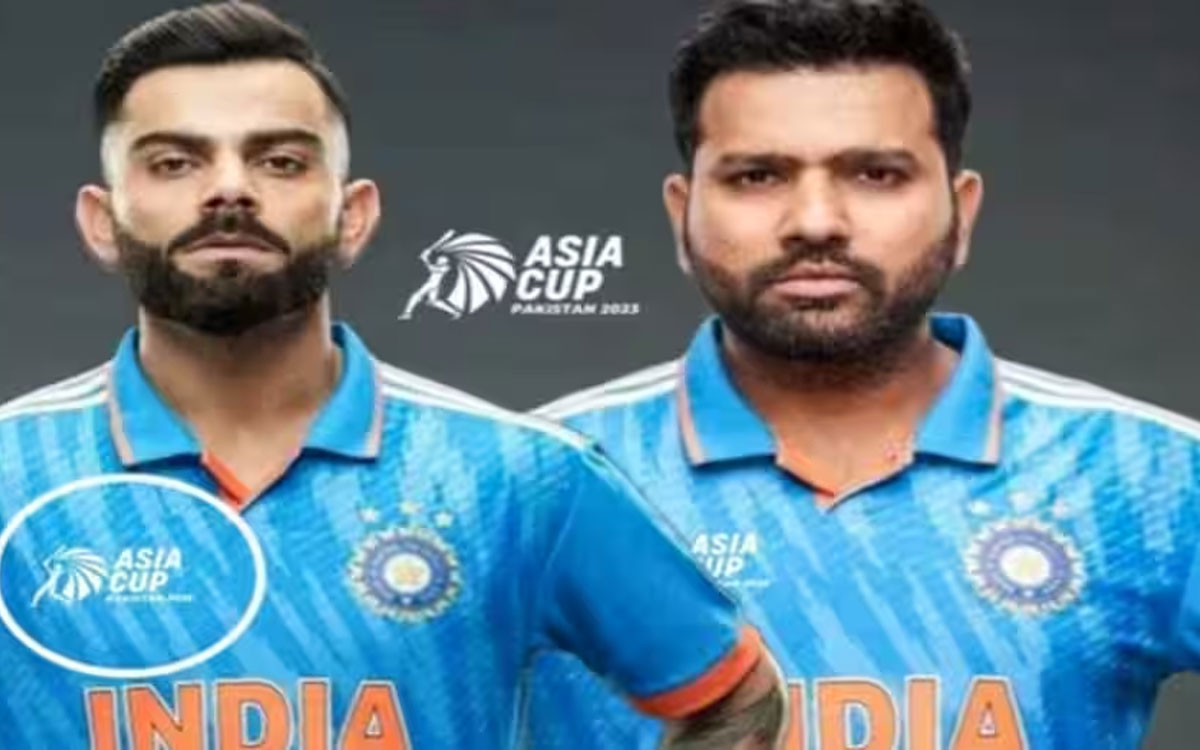 Ind vs Pak | పాకిస్తాన్ పేరుతో ఉన్న జెర్సీలు ధరించిన భారత ఆటగాళ్లు.. చరిత్రలో తొలిసారి..! Ind vs Pak | పాకిస్తాన్ పేరుతో ఉన్న జెర్సీలు ధరించిన భారత ఆటగాళ్లు.. చరిత్రలో తొలిసారి..!