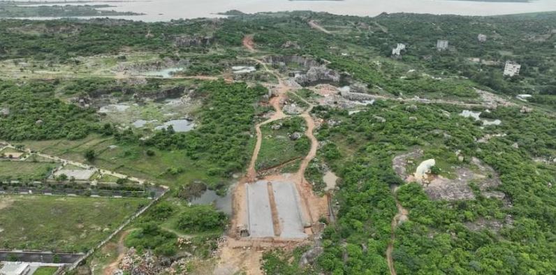 Hyderabad | భూముల ధరల రిగ్గింగ్..? భూమికి దూరమవుతున్ననగర ప్రజలు Hyderabad | భూముల ధరల రిగ్గింగ్..? భూమికి దూరమవుతున్ననగర ప్రజలు