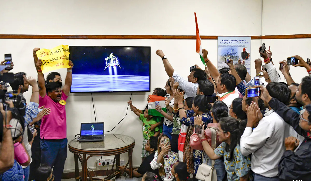 Chandrayaan-3 | ఈ రోజు.. మీ నోరు మూయించాం! న్యూయార్క్ టైమ్స్ కార్టూన్కు భారతీయుల కౌంటర్ Chandrayaan-3 | ఈ రోజు.. మీ నోరు మూయించాం! న్యూయార్క్ టైమ్స్ కార్టూన్కు భారతీయుల కౌంటర్