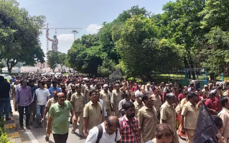 TSRTC | సస్పెన్స్ థ్రిల్లర్ను తలపించిన ఆర్టీసీ విలీన బిల్లు వివాదం TSRTC | సస్పెన్స్ థ్రిల్లర్ను తలపించిన ఆర్టీసీ విలీన బిల్లు వివాదం