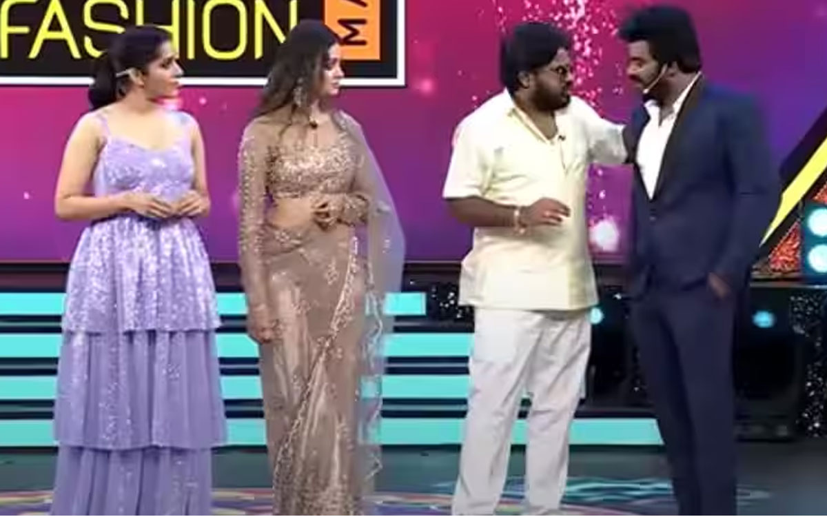 Hyper Aadi | `నడవలేని రష్మి.. పొడవలేని సుధీర్`: ఆది Hyper Aadi | `నడవలేని రష్మి.. పొడవలేని సుధీర్`: ఆది