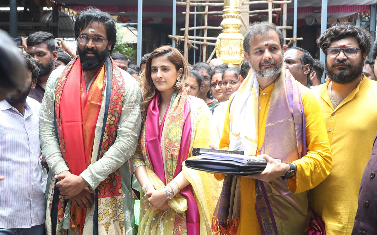 Manchu Vishnu | మంచు విష్ణు కలల చిత్రం.. రూ.150 కోట్ల బడ్జెట్తో మొదలైన పాన్ ఇండియా చిత్రం ‘భక్త కన్నప్ప’ Manchu Vishnu | మంచు విష్ణు కలల చిత్రం.. రూ.150 కోట్ల బడ్జెట్తో మొదలైన పాన్ ఇండియా చిత్రం ‘భక్త కన్నప్ప’