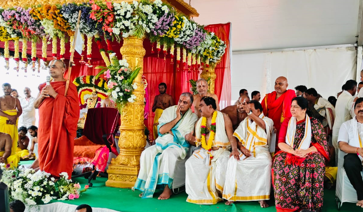 Jangaon | వల్మిడిలో.. వైభవంగా సీతారాముల విగ్రహ పునః ప్రతిష్టాపన Jangaon | వల్మిడిలో.. వైభవంగా సీతారాముల విగ్రహ పునః ప్రతిష్టాపన