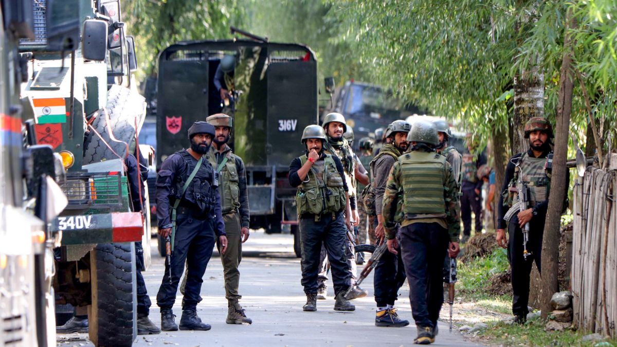 Anantnag Encounter | అనంత్నాగ్లో ముగిసిన ఎన్కౌంటర్.. ఎల్టీఈ ఉగ్రవాది ఉజైర్ఖాన్ హతం.. Anantnag Encounter | అనంత్నాగ్లో ముగిసిన ఎన్కౌంటర్.. ఎల్టీఈ ఉగ్రవాది ఉజైర్ఖాన్ హతం..