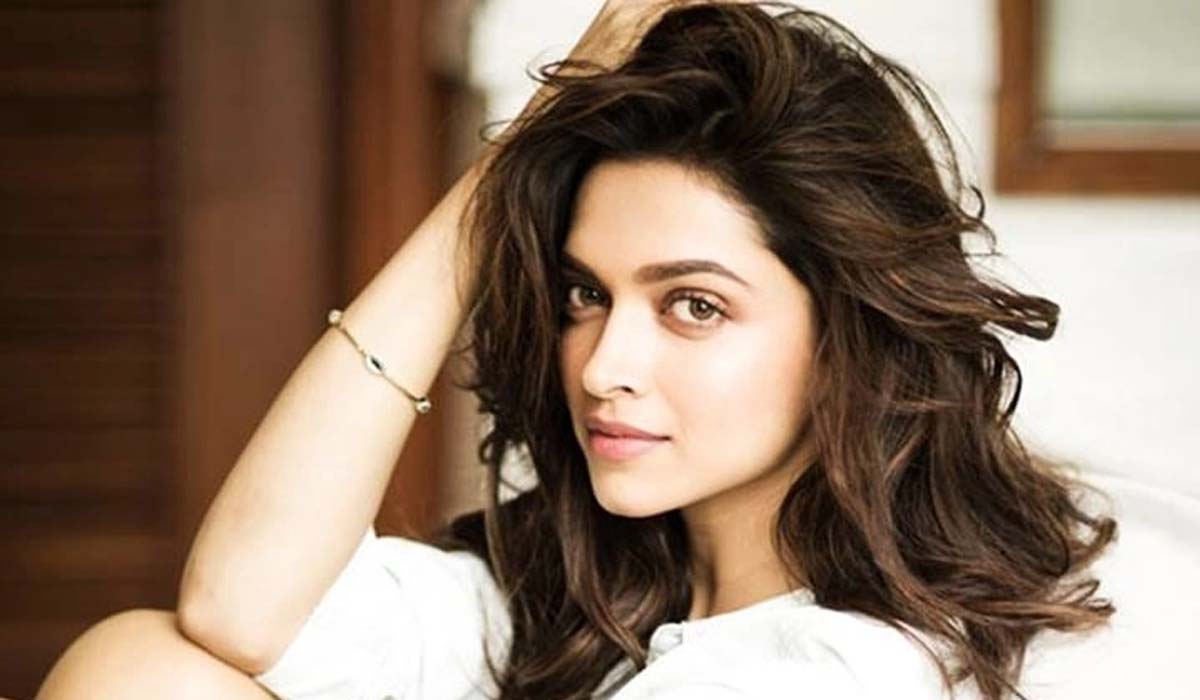 Deepika Padukone | దీపికా.. ‘జవాన్’కు రూ.15కోట్ల రెమ్యునరేషన్ తీసుకుందా? ఈ వార్తలపై బాలీవుడ్ బ్యూటీ ఏమన్నదంటే..? Deepika Padukone | దీపికా.. ‘జవాన్’కు రూ.15కోట్ల రెమ్యునరేషన్ తీసుకుందా? ఈ వార్తలపై బాలీవుడ్ బ్యూటీ ఏమన్నదంటే..?