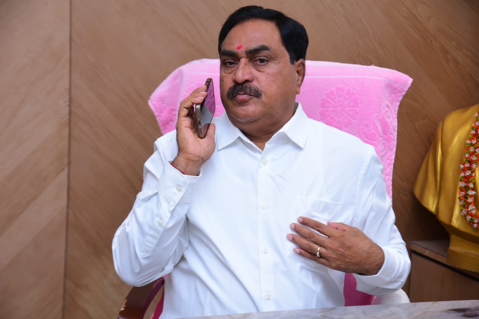 Minister Errabelli | మంత్రి మౌనం వెనుక..! స్టేషన్, జనగామలను పట్టించుకోని ఎర్రబెల్లి Minister Errabelli | మంత్రి మౌనం వెనుక..! స్టేషన్, జనగామలను పట్టించుకోని ఎర్రబెల్లి
