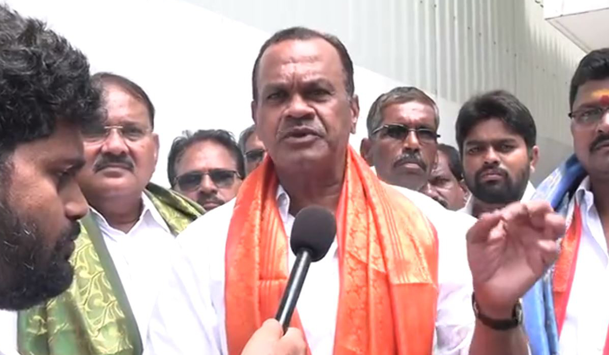 Komatireddy | దళిత బంధులో కమీషన్ల దోపిడీ: కోమటిరెడ్డి వెంకటరెడ్డి Komatireddy | దళిత బంధులో కమీషన్ల దోపిడీ: కోమటిరెడ్డి వెంకటరెడ్డి