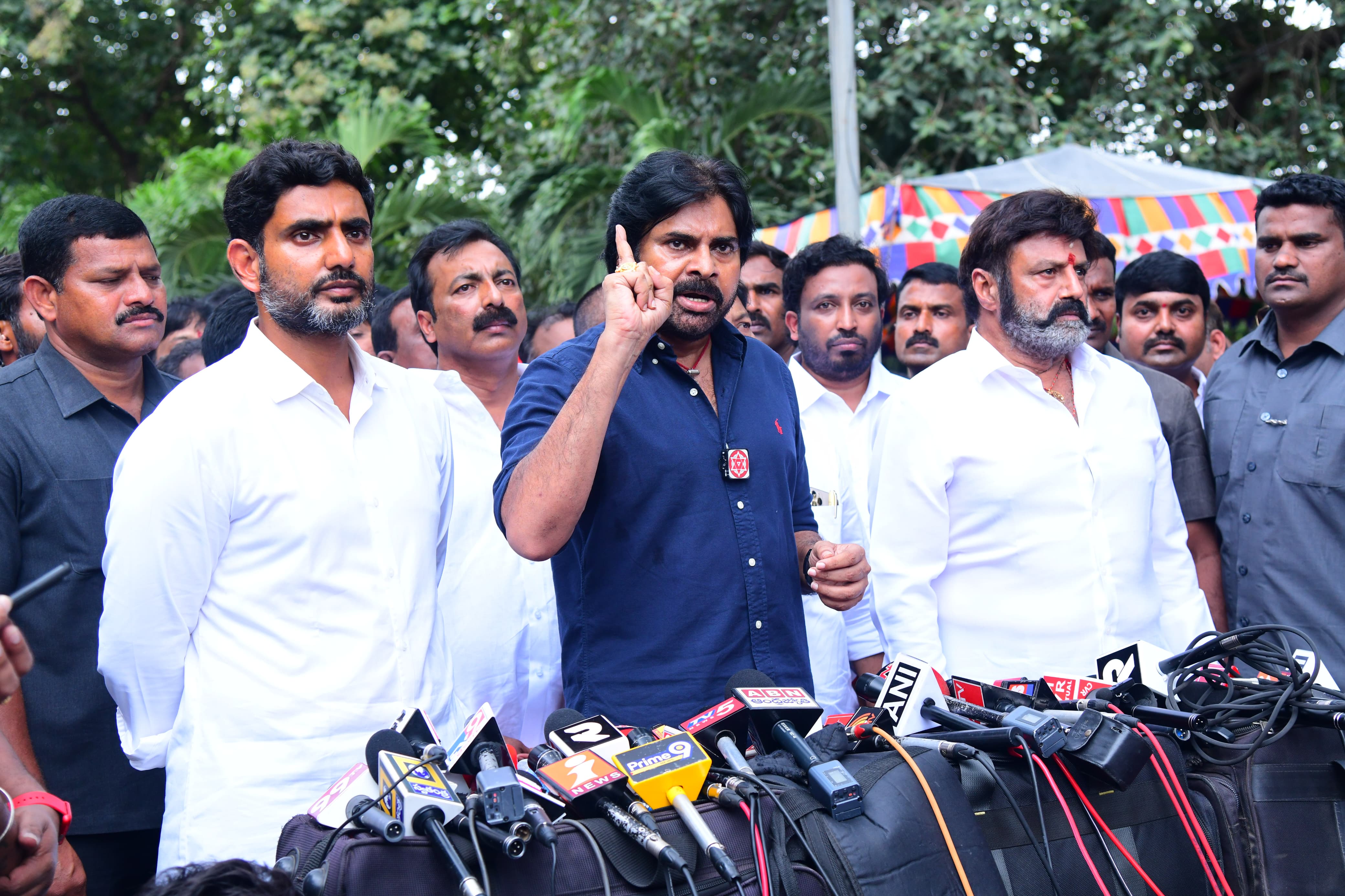 YS JAGAN | జనసేన-టీడీపీకి పొత్తు కుదిర్చిన జగన్! YS JAGAN | జనసేన-టీడీపీకి పొత్తు కుదిర్చిన జగన్!