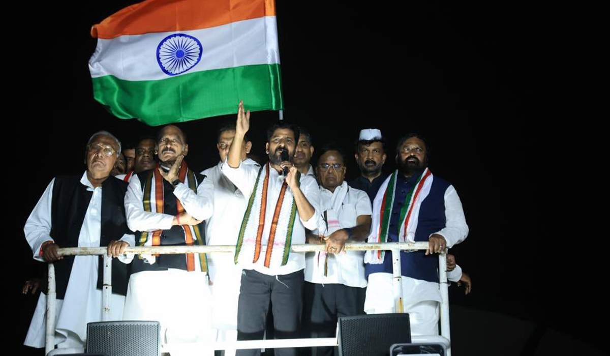Revanth Reddy | చేతనైతే ‘ఇండియా’ను ఎదుర్కో: రేవంత్రెడ్డి Revanth Reddy | చేతనైతే ‘ఇండియా’ను ఎదుర్కో: రేవంత్రెడ్డి
