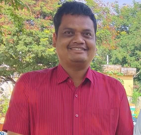 MLA SEETHAKKA PA | రోడ్డు ప్రమాదంలో ఎమ్మెల్యే పీఏ మృతి MLA SEETHAKKA PA | రోడ్డు ప్రమాదంలో ఎమ్మెల్యే పీఏ మృతి
