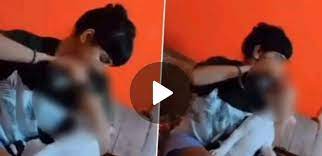 DOG | వైరల్ కావడానికి కుక్కకు బీరు తాగించింది.. DOG | వైరల్ కావడానికి కుక్కకు బీరు తాగించింది..