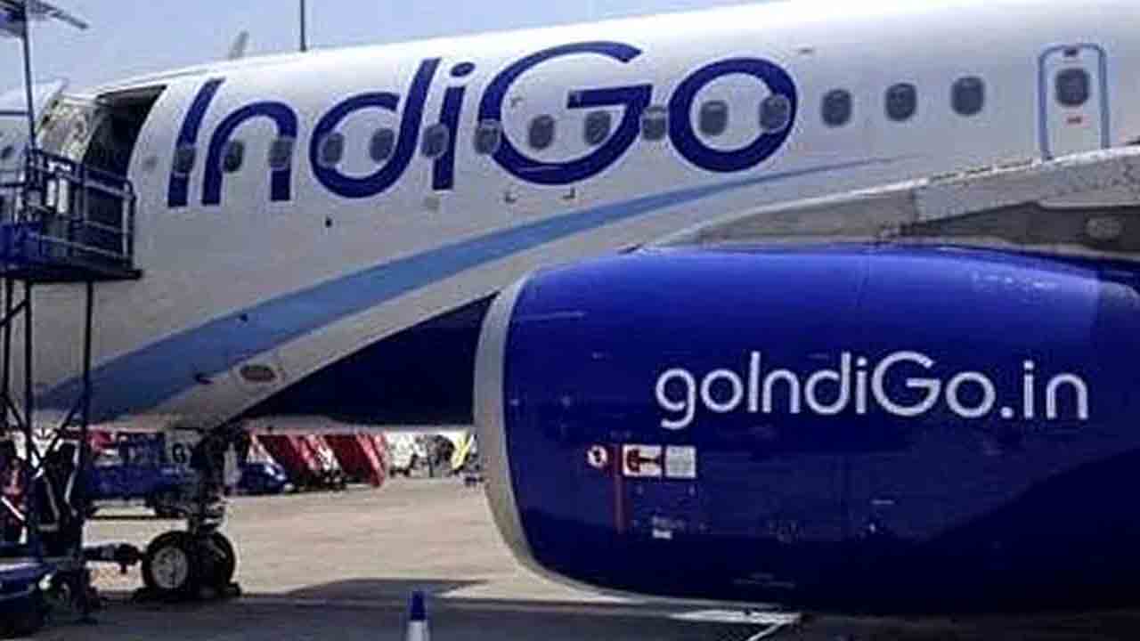 Indigo Flight | ఇండిగో విమానానికి తప్పిన పెను ప్రమాదం.. Indigo Flight | ఇండిగో విమానానికి తప్పిన పెను ప్రమాదం..