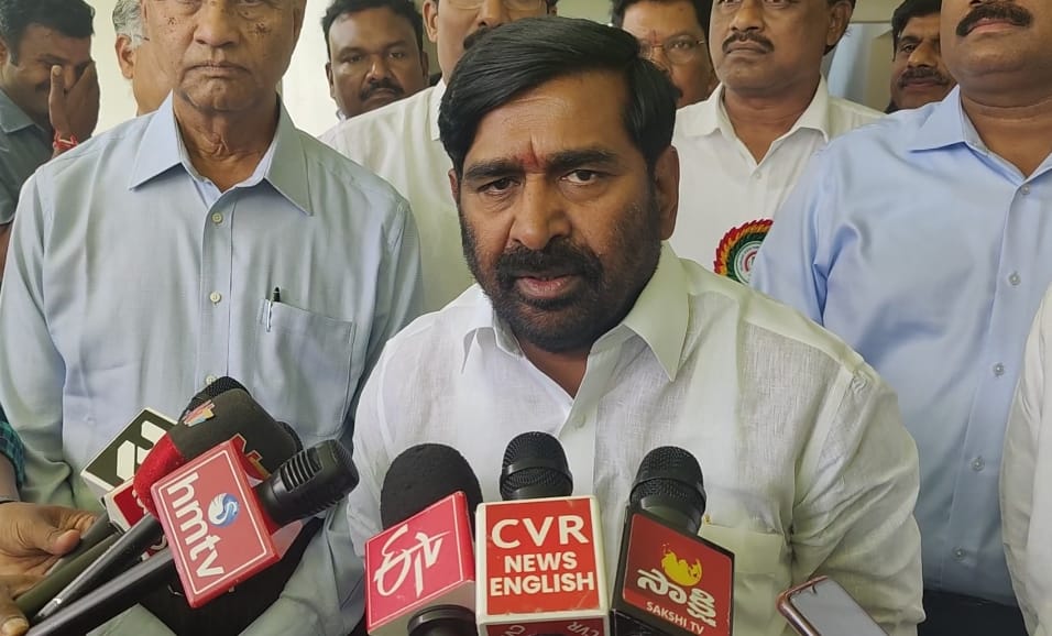Jagadish Reddy | తెలంగాణ.. ఎక్కడ డబ్బులు ఎగ్గొట్టిందో చూపించు: కేంద్ర మంత్రికి మంత్రి జగదీశ్రెడ్డి సవాల్ Jagadish Reddy | తెలంగాణ.. ఎక్కడ డబ్బులు ఎగ్గొట్టిందో చూపించు: కేంద్ర మంత్రికి మంత్రి జగదీశ్రెడ్డి సవాల్