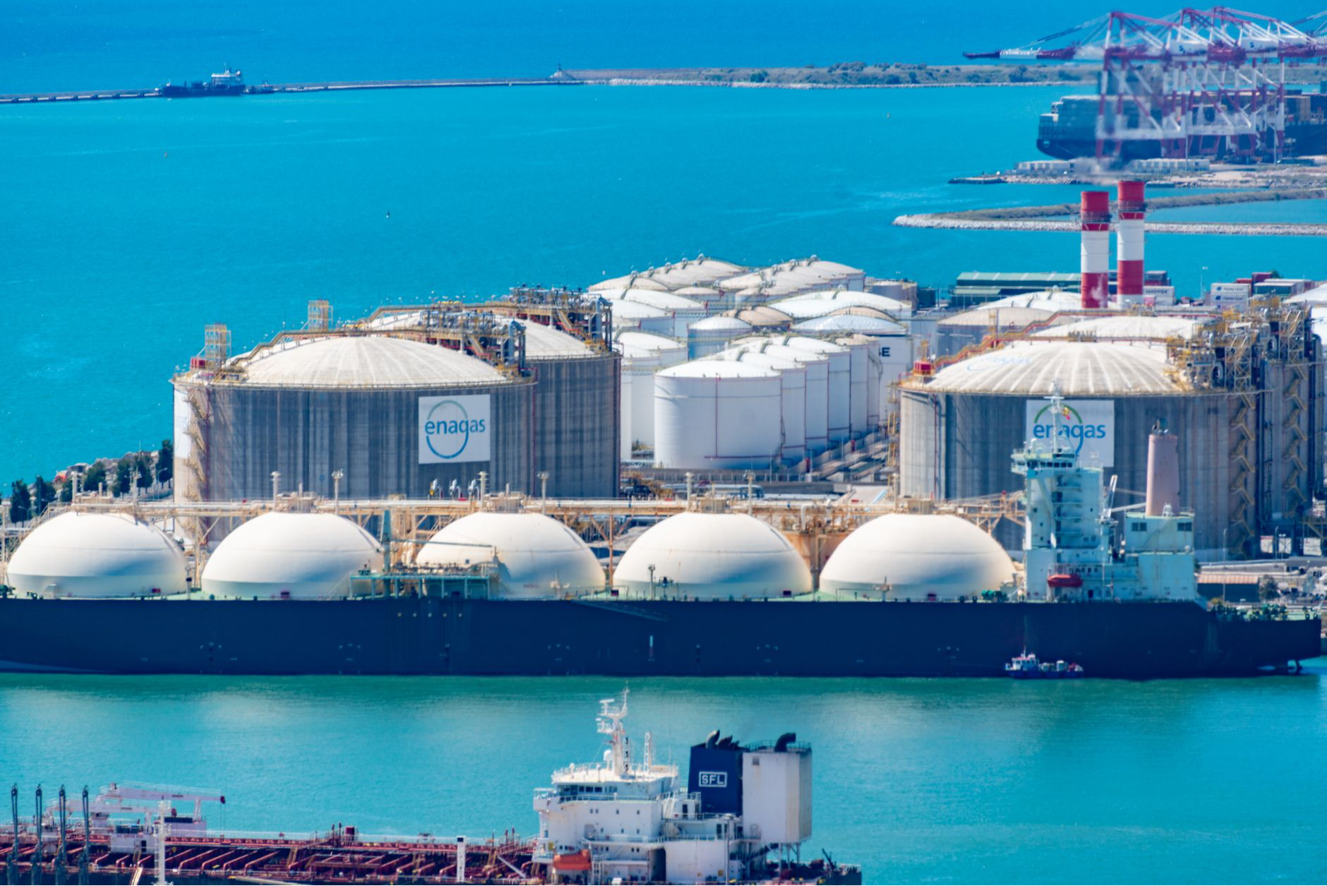 LNG Tanker Attack Threatens Qatar’s Efforts to Revive Hormuz Exports