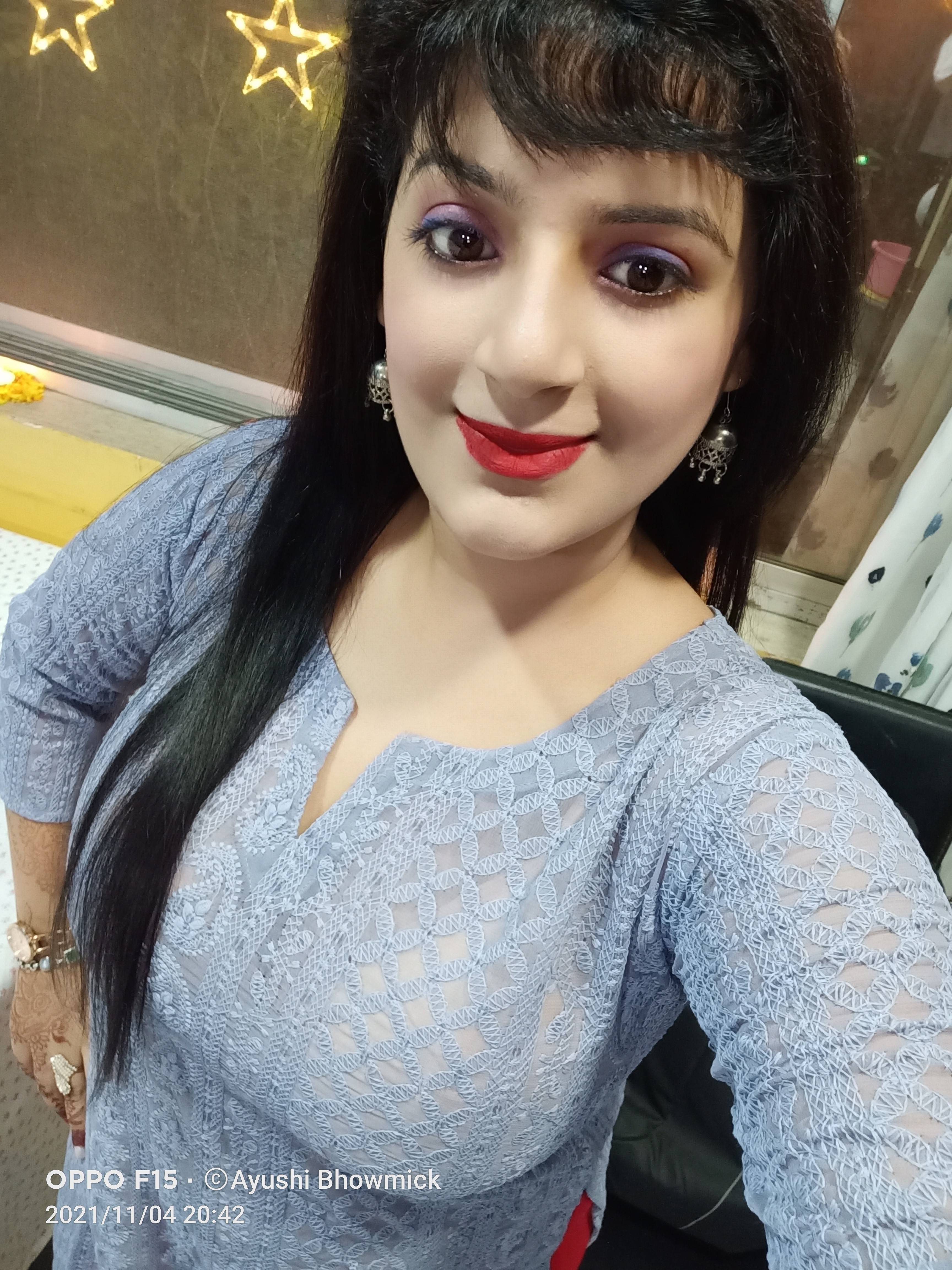Ayushi bhowmik