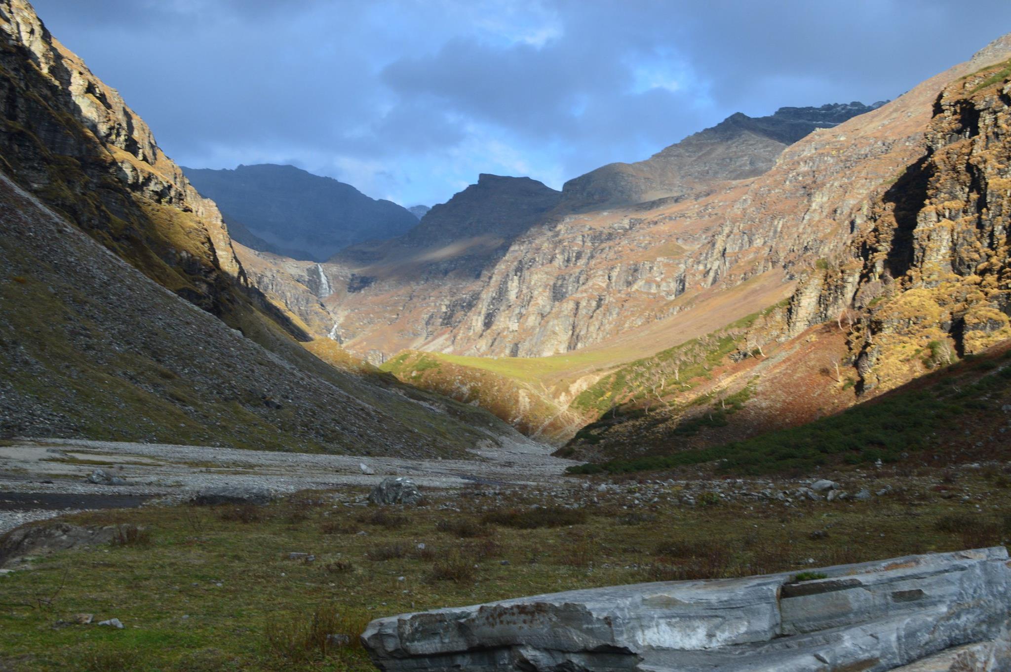 rupin pass trek meadows