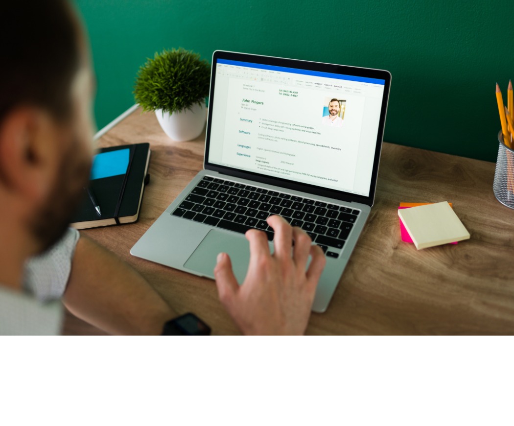 https://s3.ap-south-1.amazonaws.com/mployee.me/blogs/Short+Online+Degrees+That+Recruiters+Are+Noticing+on+Resumes+Now.jpeg