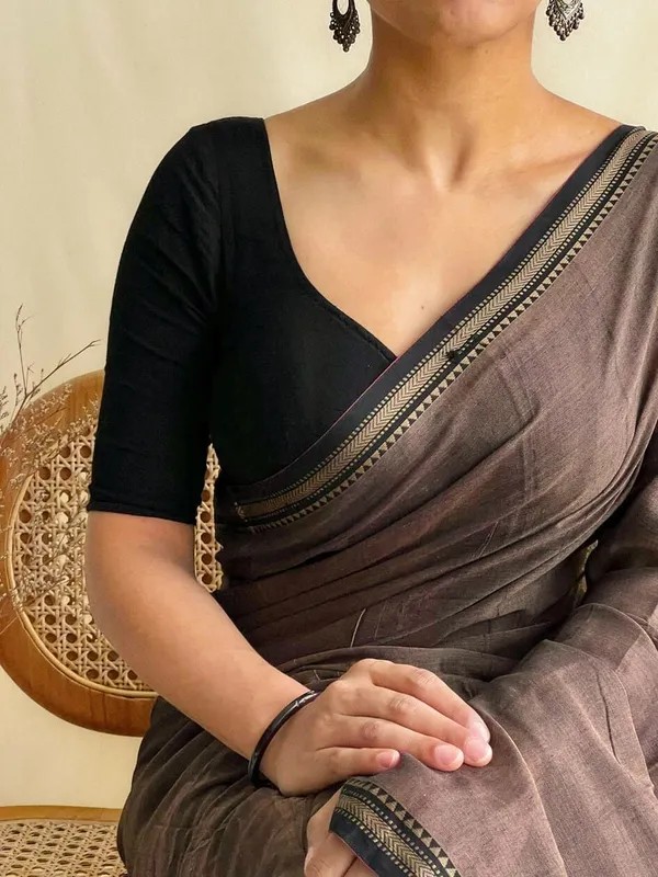 Charcoal Grey Ashwini Pure Cotton Narayanpeth Handloom Saree With Running Blouse Piece For Women.png