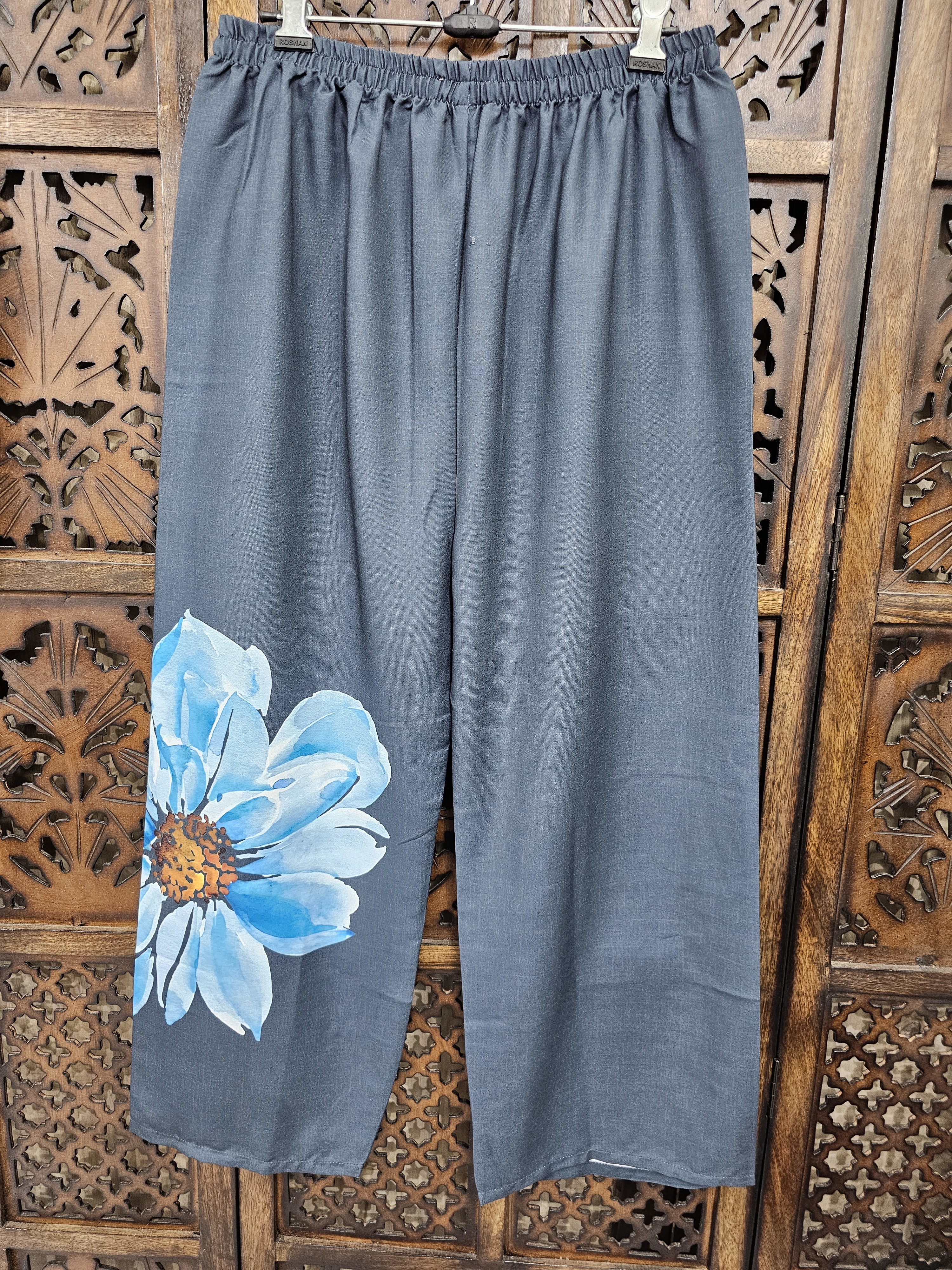 Grey Rayon Straight Floral Print Kurta Pant Co-Ord Set view 4