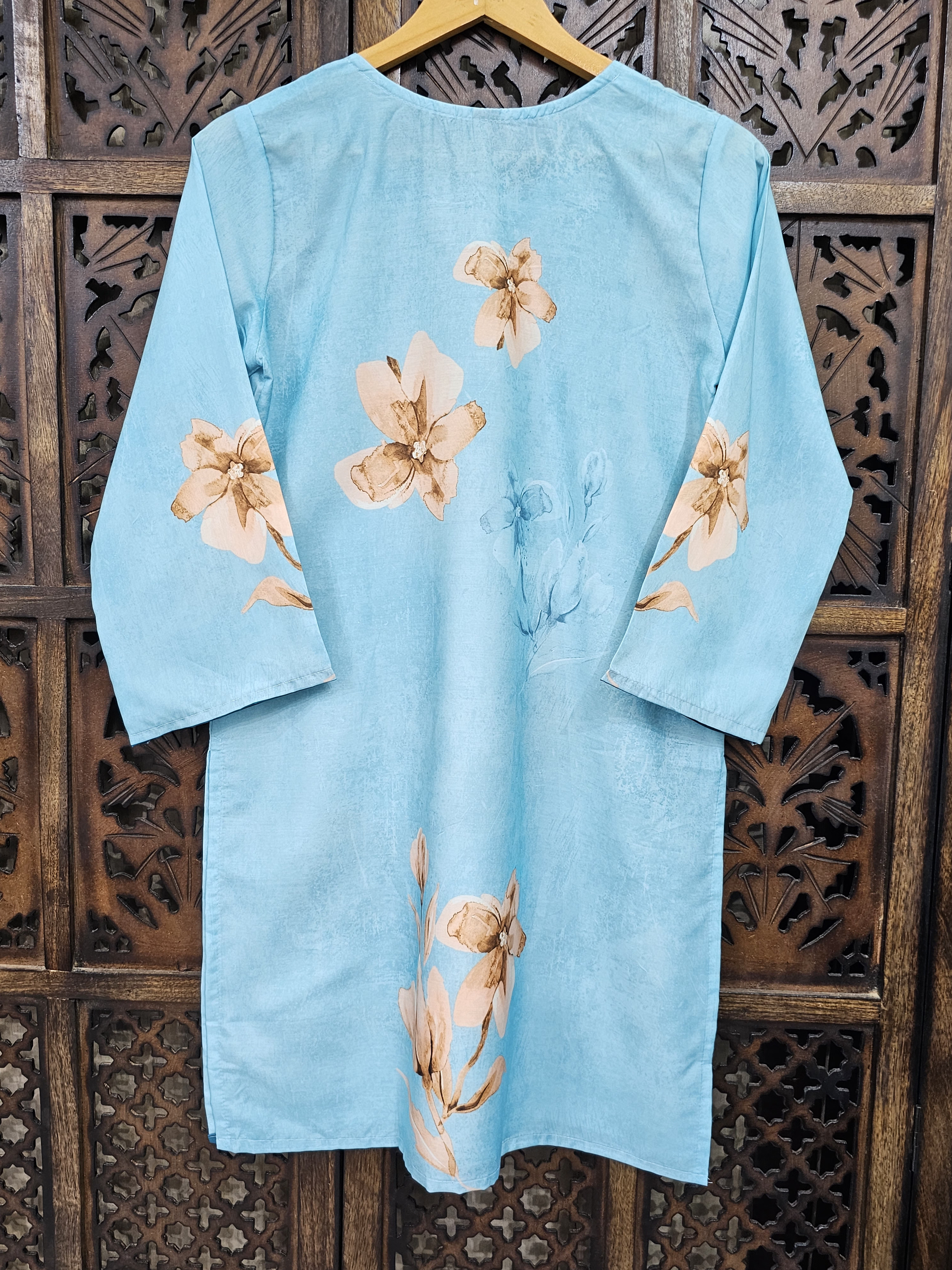 Blue Muslin Straight Floral Print Kurta Pant Co-Ord Set view 3