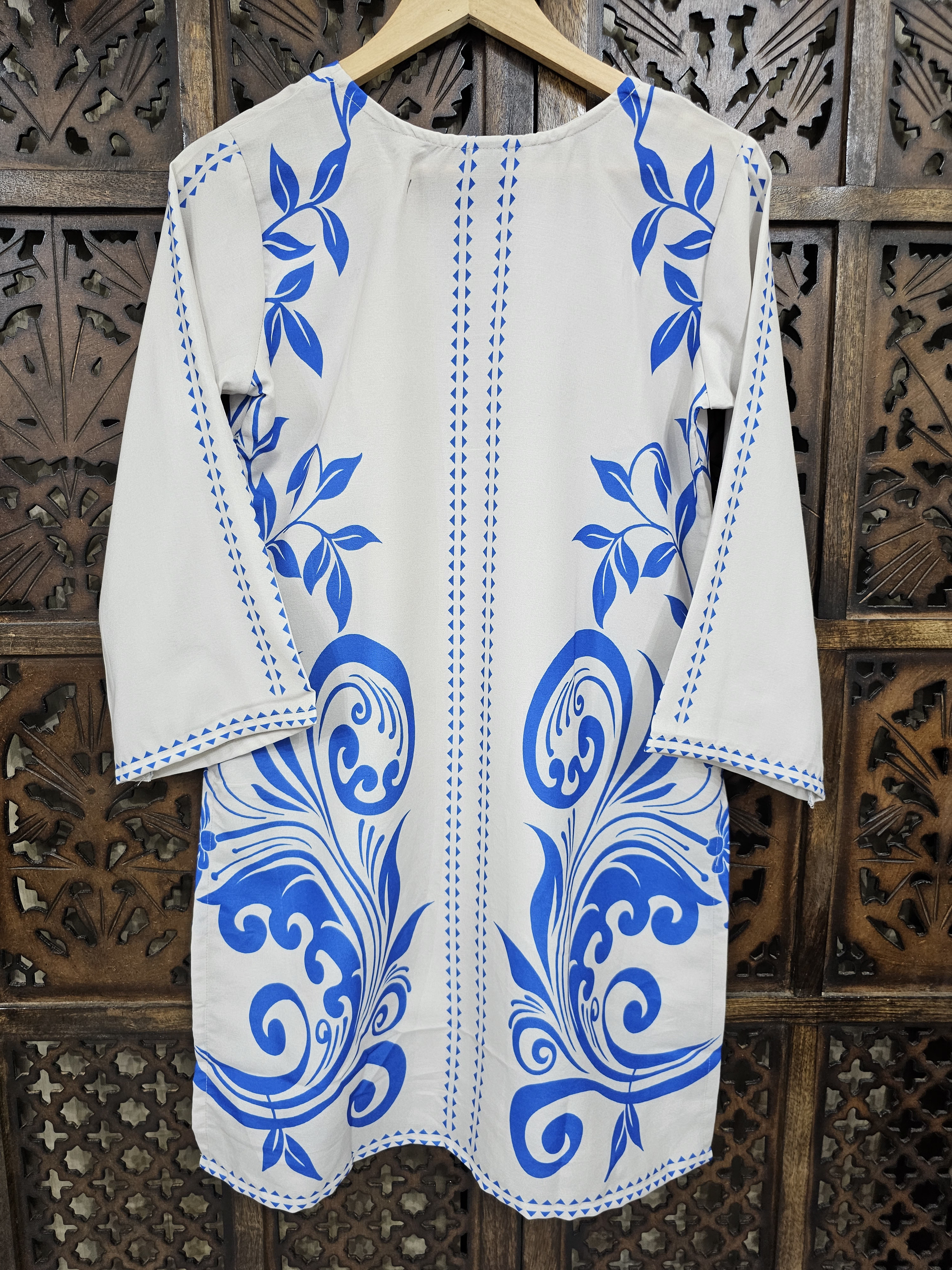 Blue White Rayon Straight Baroque Print Kurta Pant Co-Ord Set view 3
