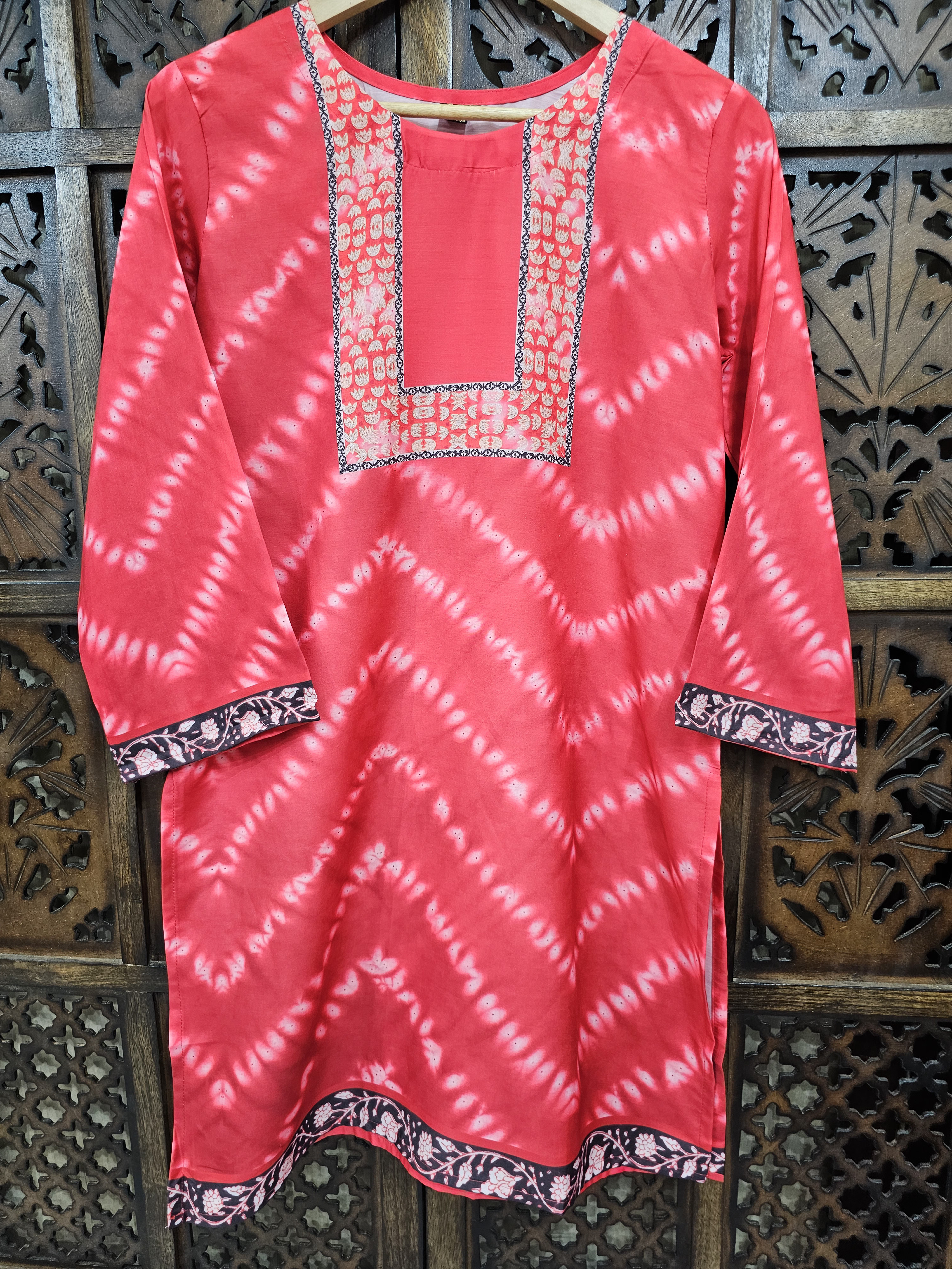Pink Muslin Straight Tie-Dye Shibori Kurta Pant Co-Ord Set view 3