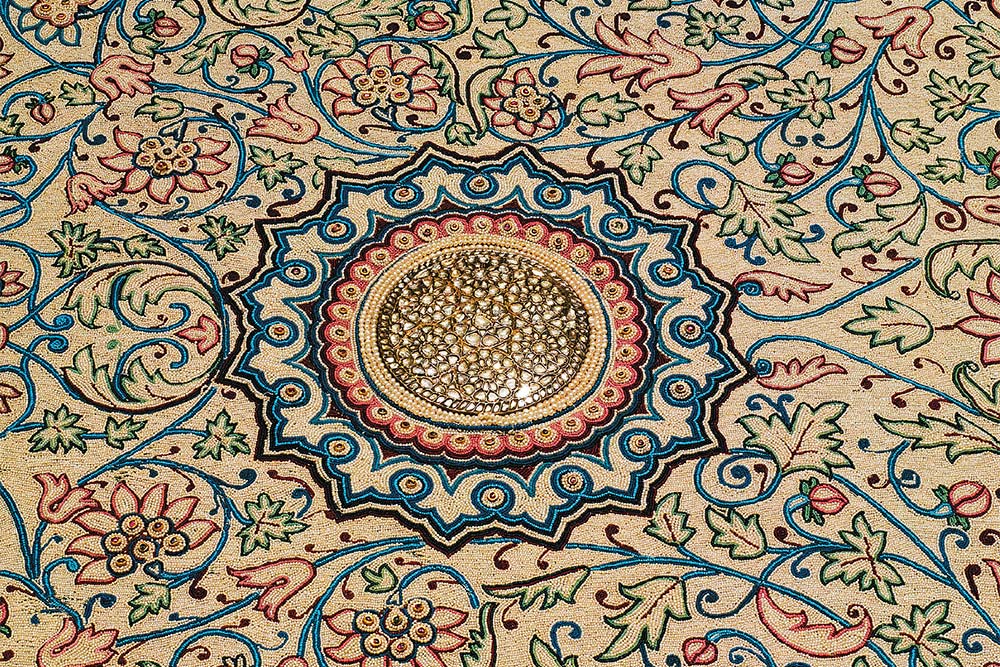 Knots and vines