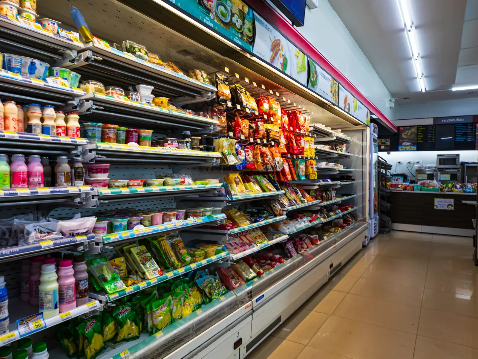 Supermarket drinks cooler / retail shelves