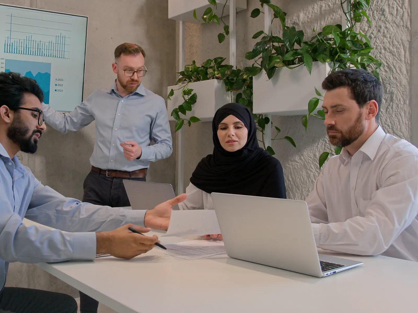 Leader presenting to a diverse team