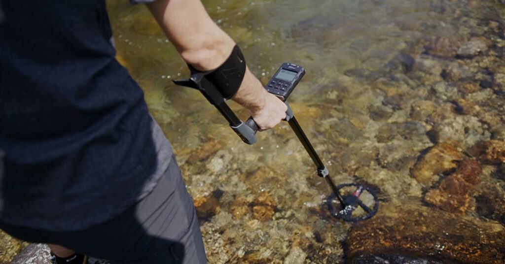 Best Metal Detectors for Relic Hunting