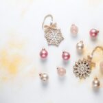 Joulun Lämpö Ystävälle: Tunikat, Herkut ja Koristeet – Täydellinen Yllätys