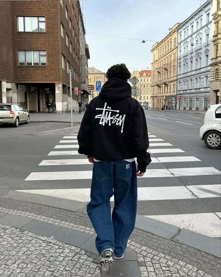 Why Do Fashion Enthusiasts Consider Stussy a Symbol of Urban Identity?