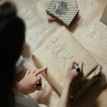 How to Pack Books Efficiently with the Best Packaging Supplies