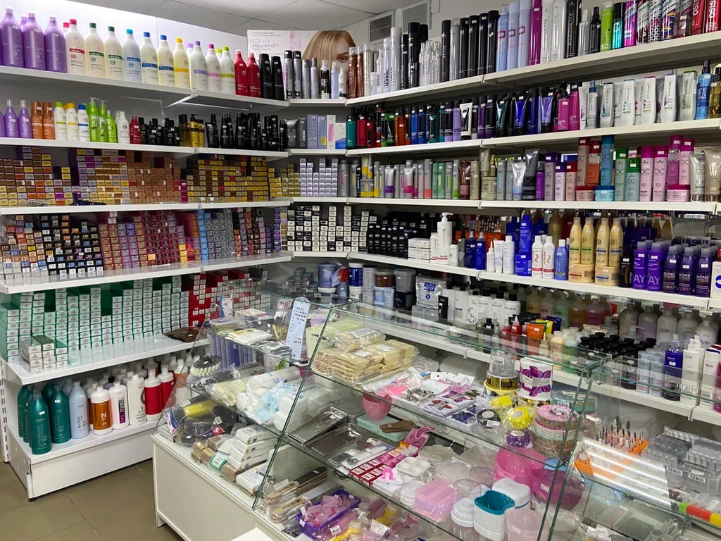 What Factors Guide Buyers When Comparing Beauty Products?