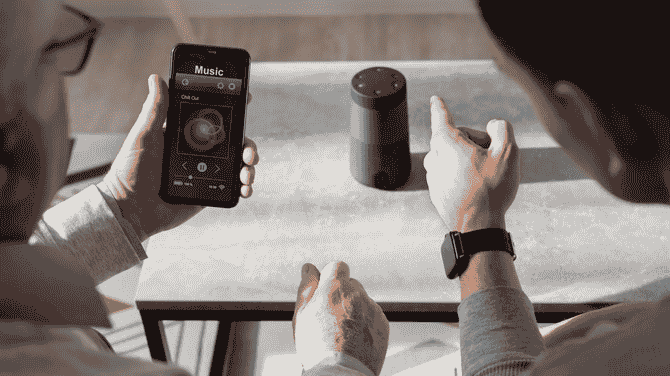 Gesture and Voice Interfaces and Learning Innovation