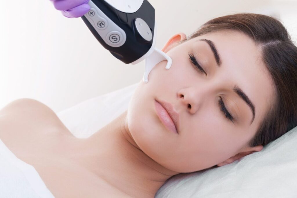 Fractional Laser Treatment in Dubai for Acne Scars: What to Expect