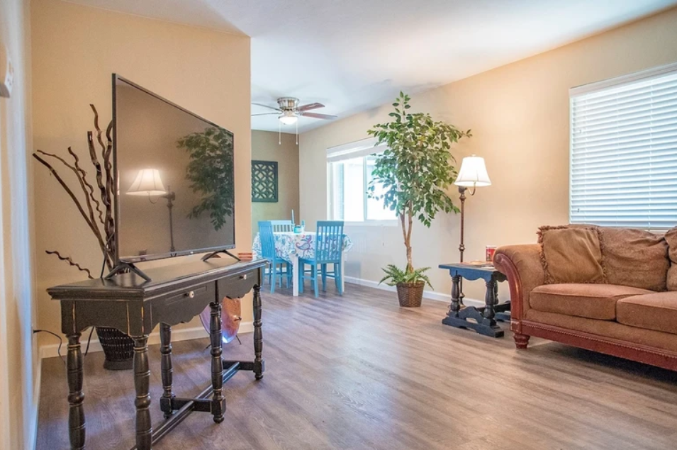 Corporate Housing vs. Traditional Leasing: What’s Better for Professionals in Visalia?