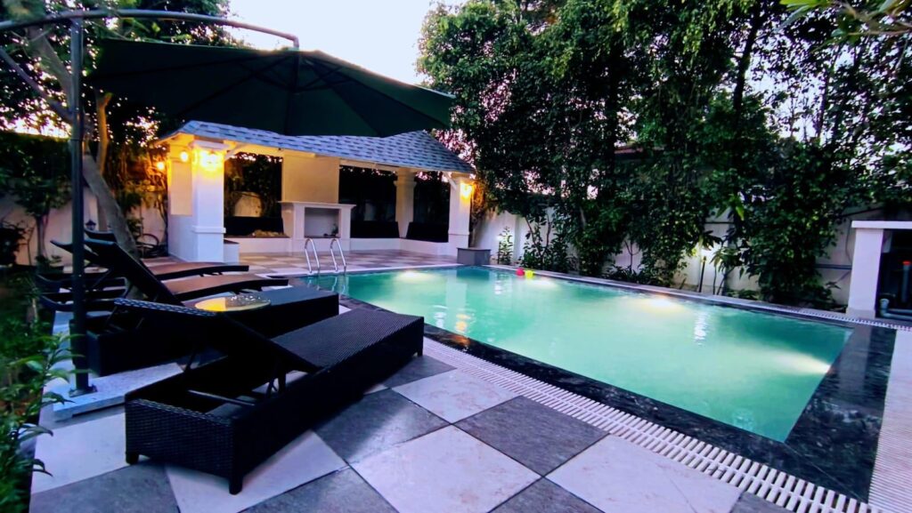 Crosswood Hotel: The Ultimate Best Hotels in Manesar with Jacuzzi