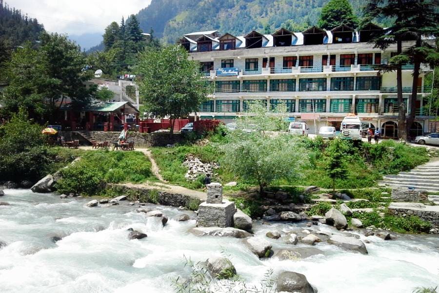 Experience Comfort & Scenic Beauty at Hotel Satkar Residency – The Best Hotel in Kullu Manali