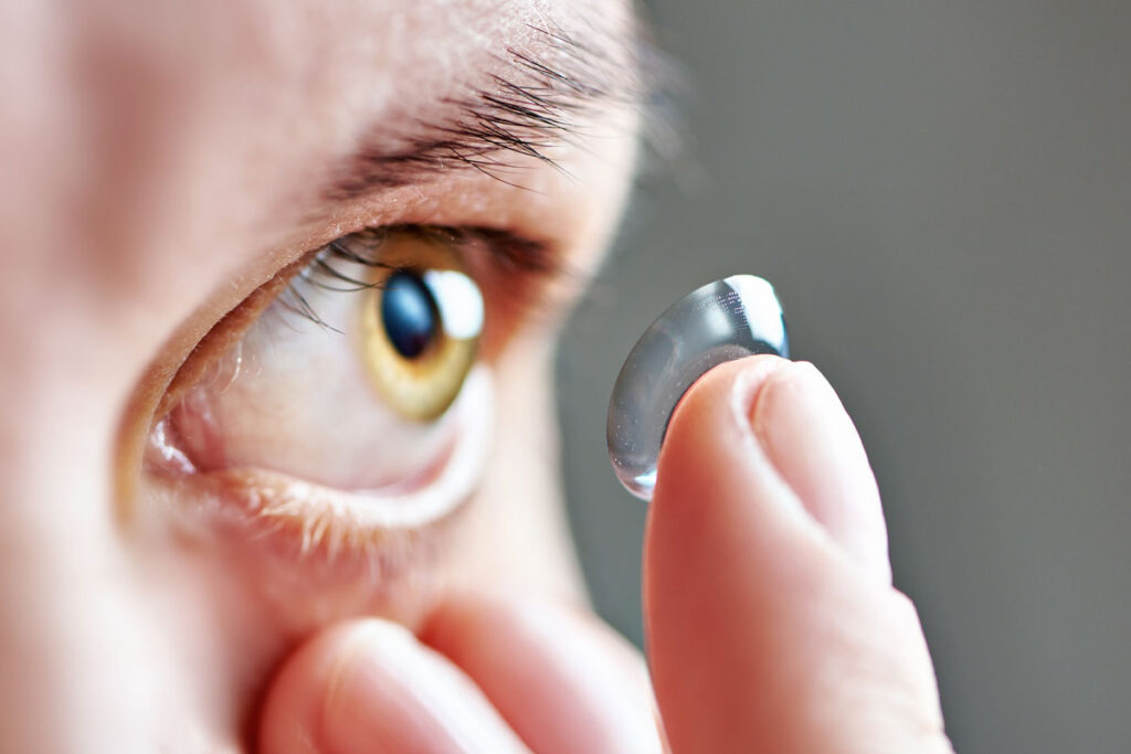How to Pick the Right Contact Lenses for Your Eyes
