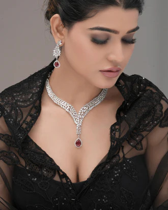 A Complete Guide to Choosing Timeless and Elegant Jewelry