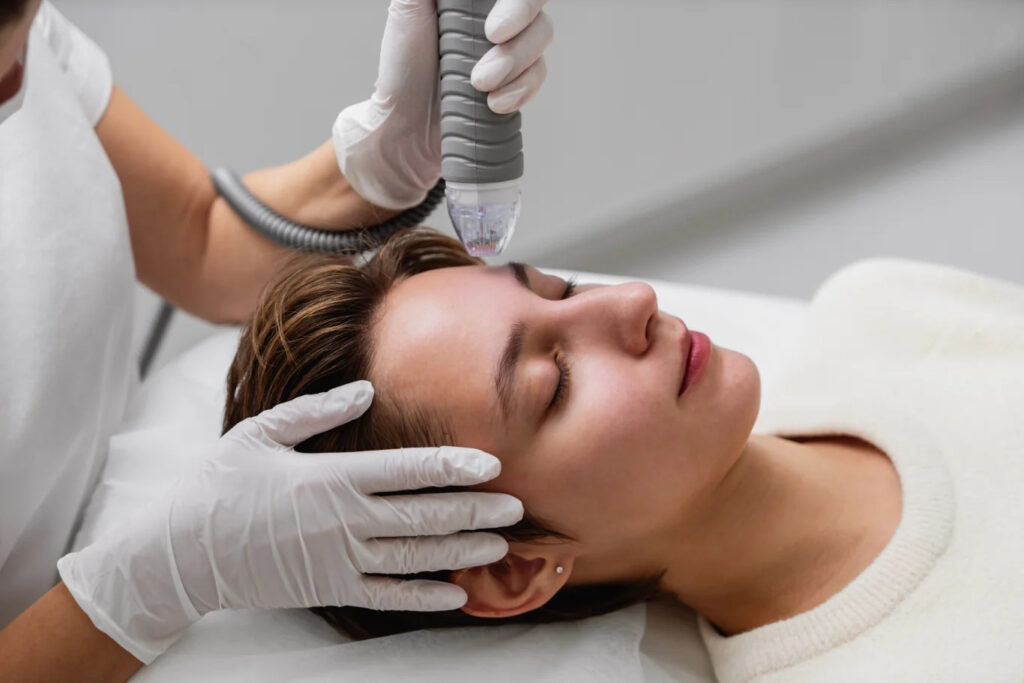 Face Fillers Dubai: Contouring Facial Structures with Volume Restoration Methods